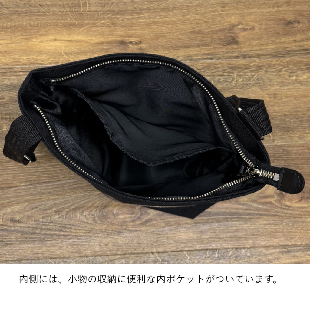 たち耳うさぎAのショルダーバッグ（スクエアM・黒×黒） - うさぎのバッグ工房 RABBIT MOTIF(ラビットモチーフ)