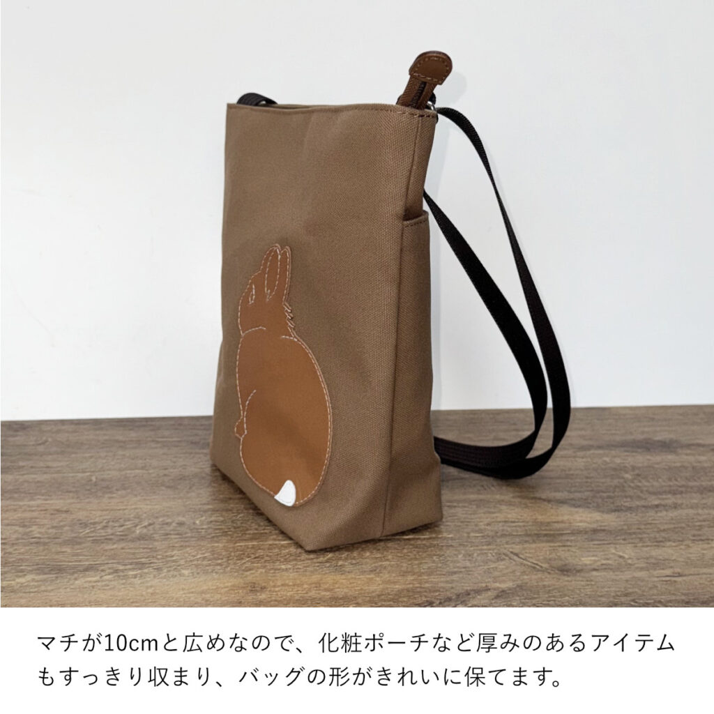 たち耳うさぎBのショルダーバッグ（スクエアM・茶×キャメル） - うさぎのバッグ工房 RABBIT MOTIF(ラビットモチーフ)