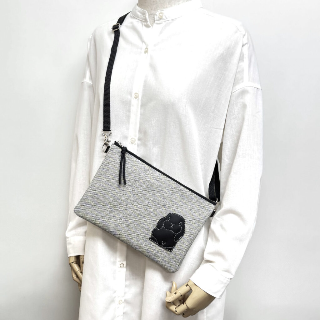 たれ耳うさぎのサコッシュ（グレイ） - うさぎのバッグ工房 RABBIT MOTIF(ラビットモチーフ)