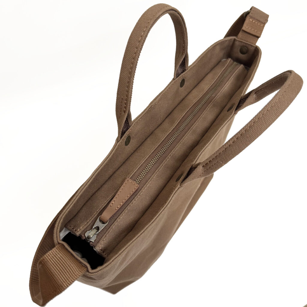 帆布の大きなバッグファスナータイプ（たれ耳・茶） - うさぎのバッグ工房 RABBIT MOTIF(ラビットモチーフ)