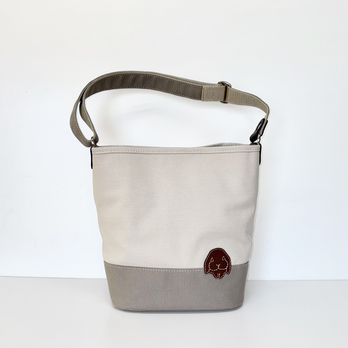 たれ耳うさぎの2WAYバケツ型トート