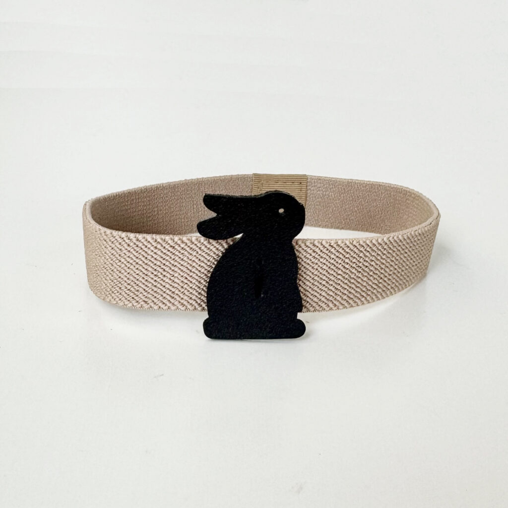 たち耳うさぎのランチベルトL（サンド×黒） - うさぎのバッグ工房 RABBIT MOTIF(ラビットモチーフ)