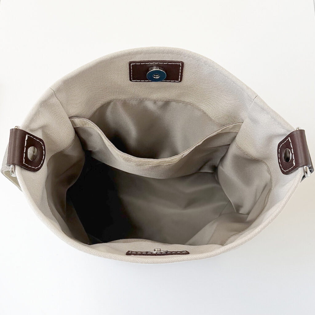 たち耳うさぎの2WAYバケツ型トート（グレージュ） - うさぎのバッグ工房 RABBIT MOTIF(ラビットモチーフ)