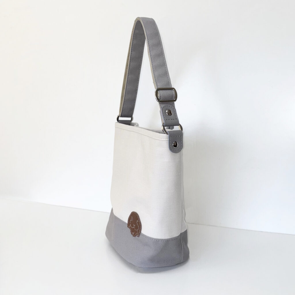 たれ耳うさぎの2WAYバケツ型トート（ブルーグレイ） - うさぎのバッグ工房 RABBIT MOTIF(ラビットモチーフ)