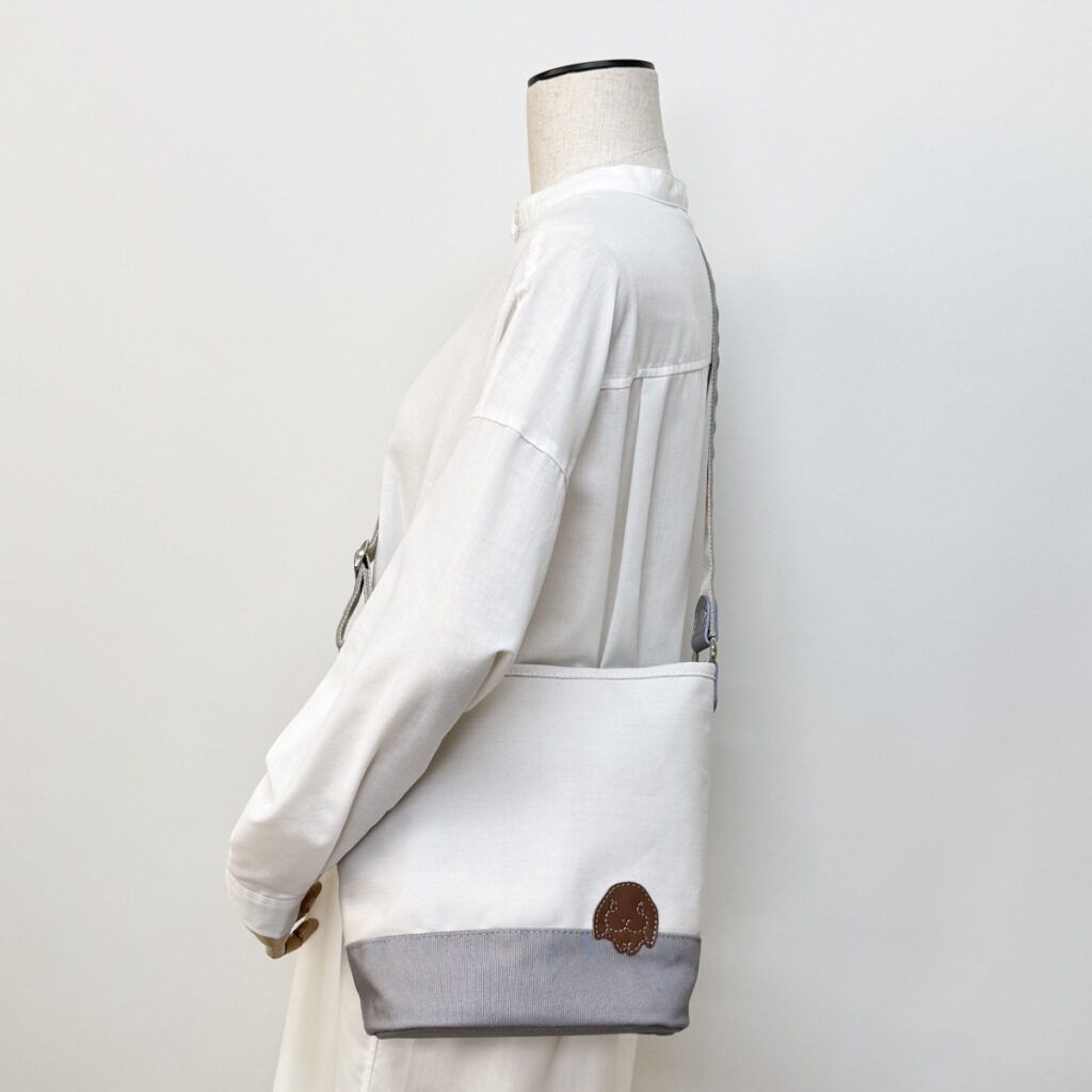 たれ耳うさぎの2WAYバケツ型トート（ブルーグレイ） - うさぎのバッグ工房 RABBIT MOTIF(ラビットモチーフ)