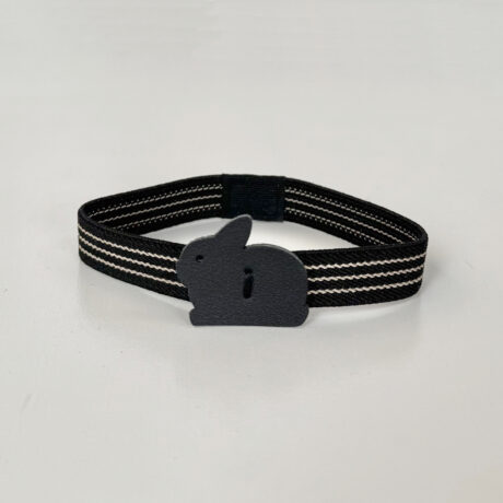 たち耳うさぎのランチベルトM（ライン黒×黒）