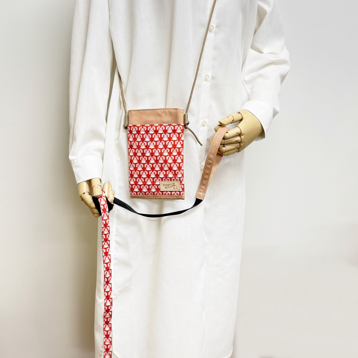 うさぎのスマホポシェットとハーネスベルトのセット（ピンク）