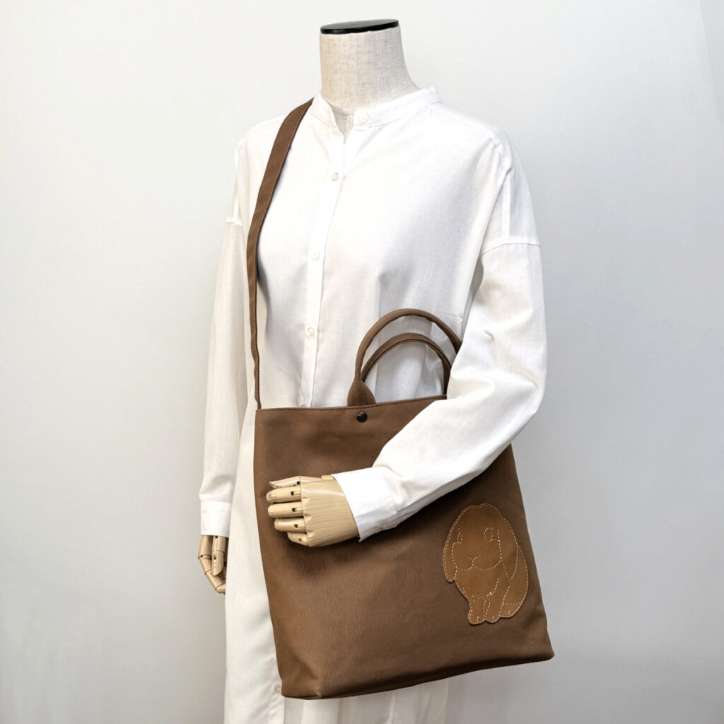 帆布の大きなバッグファスナータイプ（たれ耳・茶xキャメル） - うさぎのバッグ工房 RABBIT MOTIF(ラビットモチーフ)