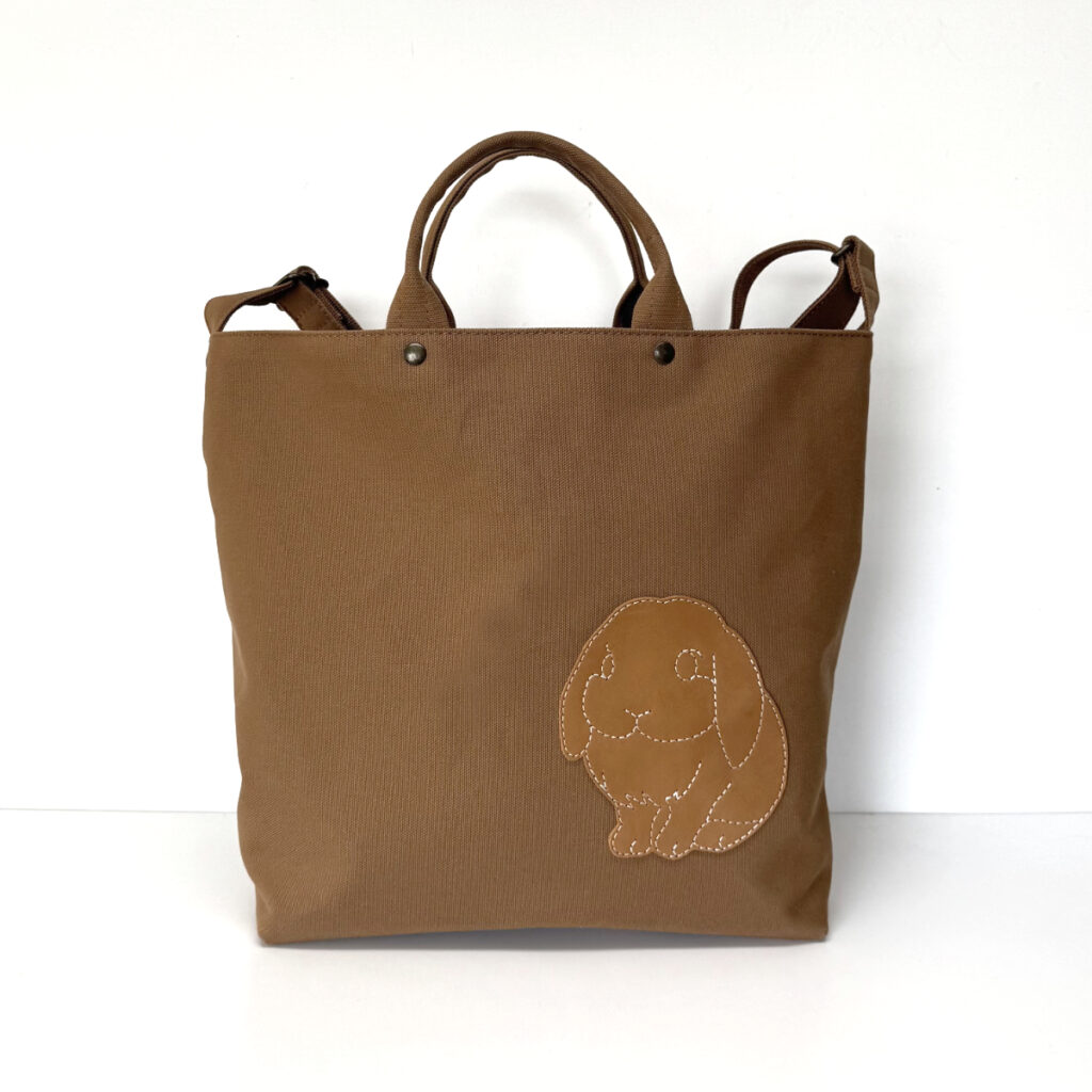 帆布の大きなバッグファスナータイプ（たれ耳・茶xキャメル） - うさぎのバッグ工房 RABBIT MOTIF(ラビットモチーフ)