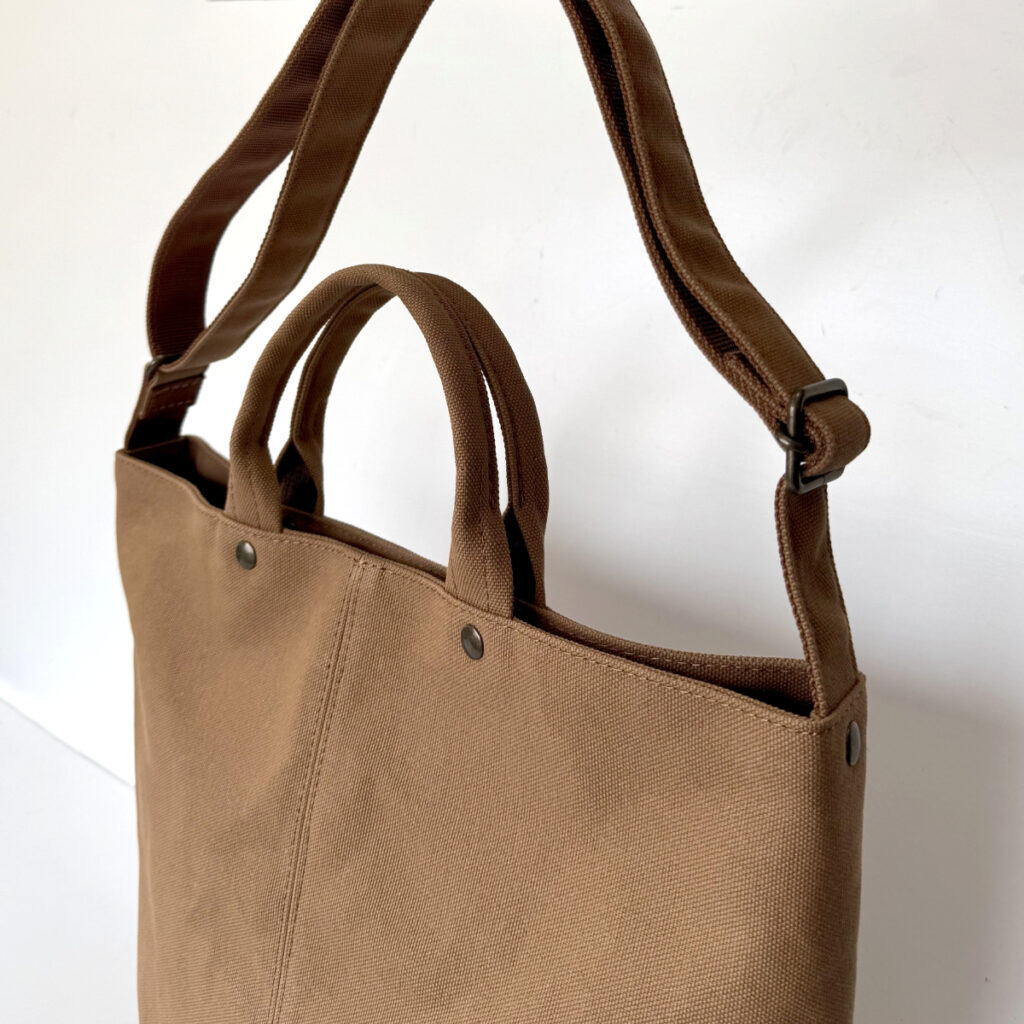 帆布の大きなバッグファスナータイプ（たれ耳・茶xキャメル） - うさぎのバッグ工房 RABBIT MOTIF(ラビットモチーフ)