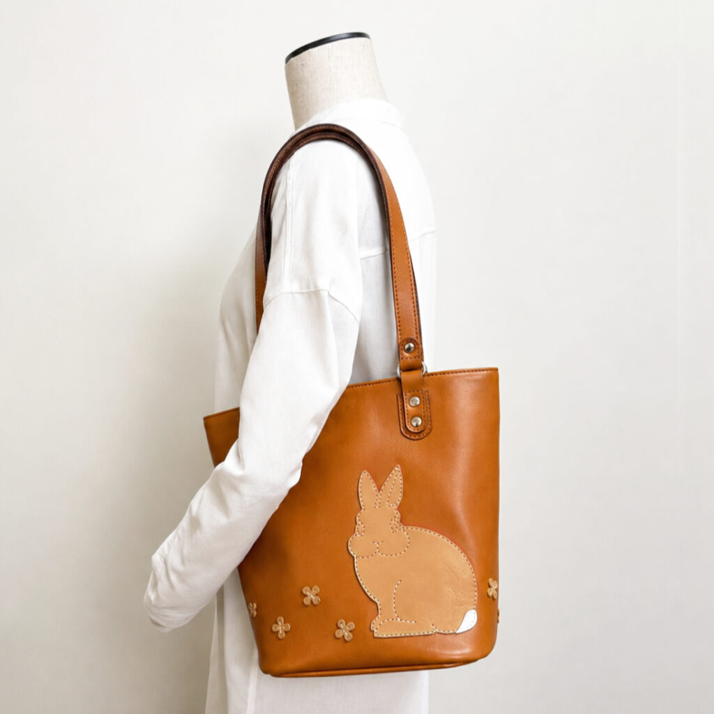 本革バケツ型バッグ（たち耳A・ブラウン） - うさぎのバッグ工房 RABBIT MOTIF(ラビットモチーフ)
